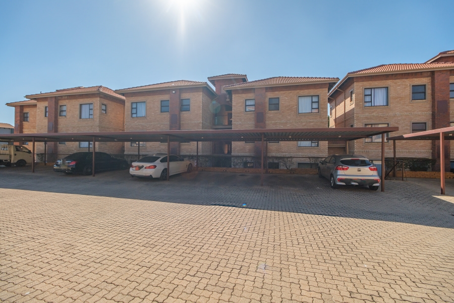 2 Bedroom Property for Sale in Honeydew Grove Gauteng