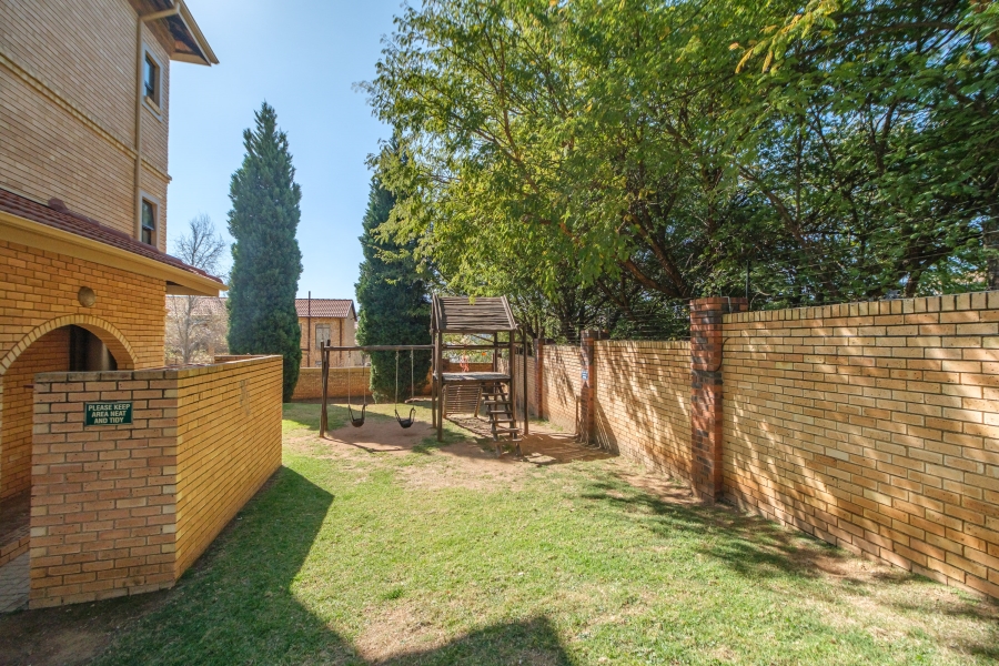 2 Bedroom Property for Sale in Honeydew Grove Gauteng