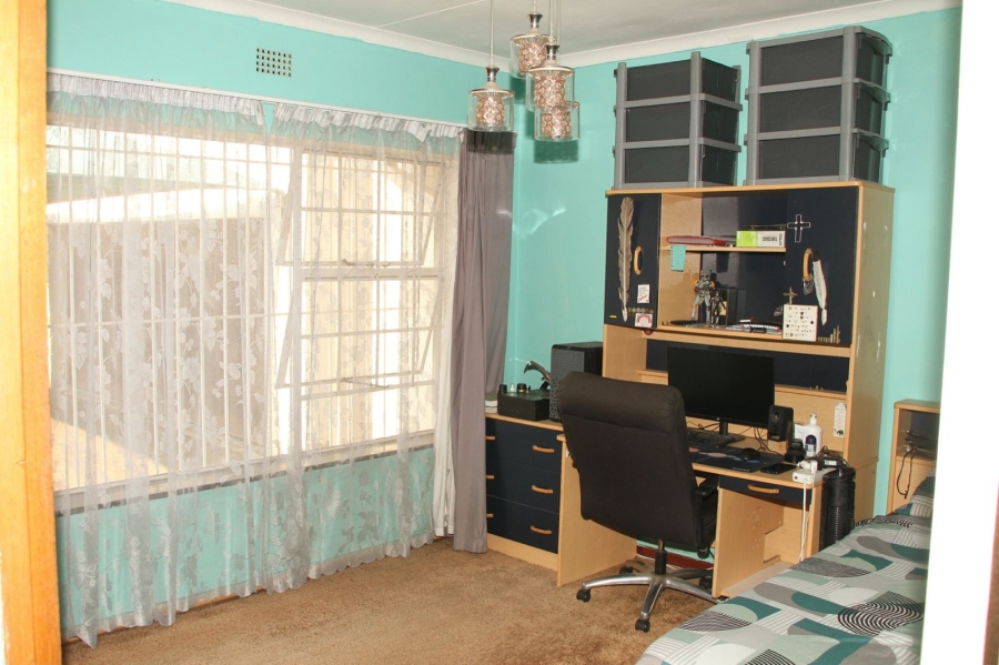 4 Bedroom Property for Sale in Brackendowns Gauteng