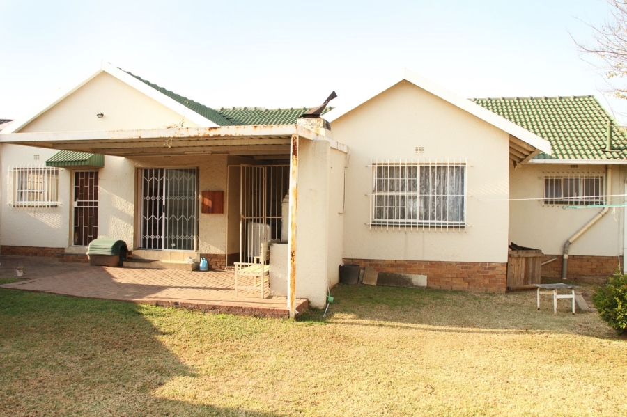 4 Bedroom Property for Sale in Brackendowns Gauteng