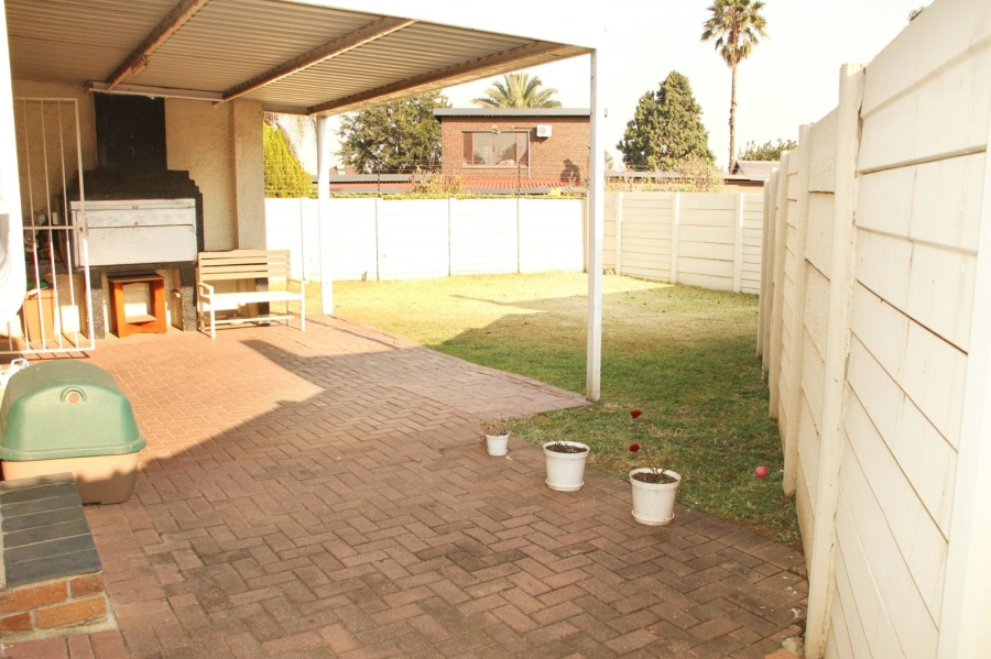 4 Bedroom Property for Sale in Brackendowns Gauteng