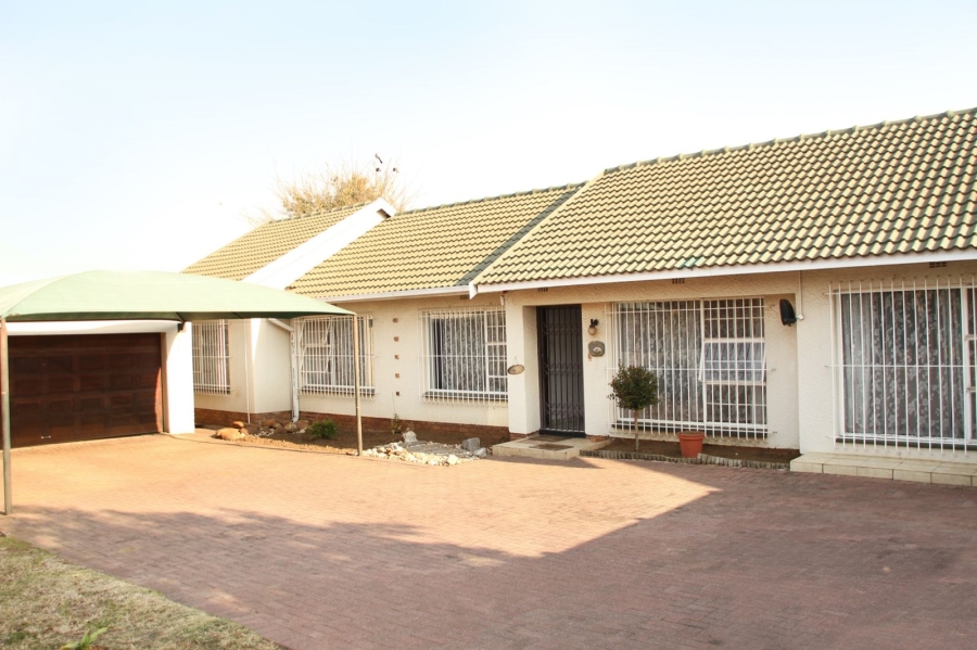 4 Bedroom Property for Sale in Brackendowns Gauteng