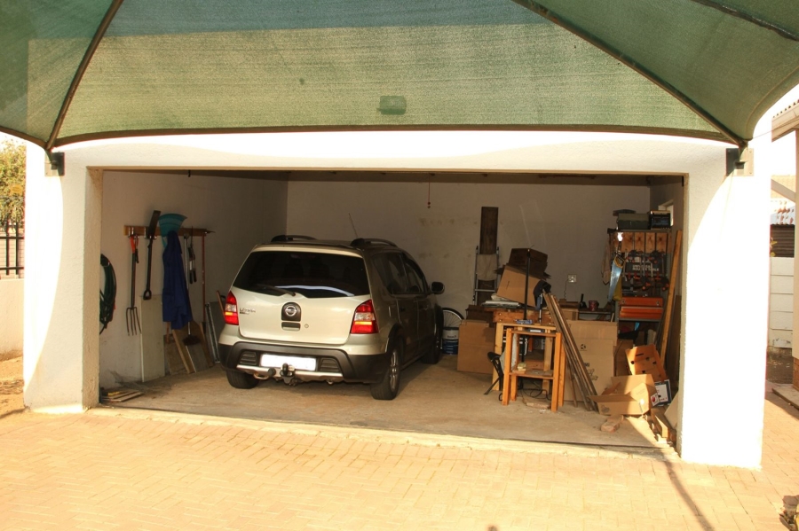 4 Bedroom Property for Sale in Brackendowns Gauteng