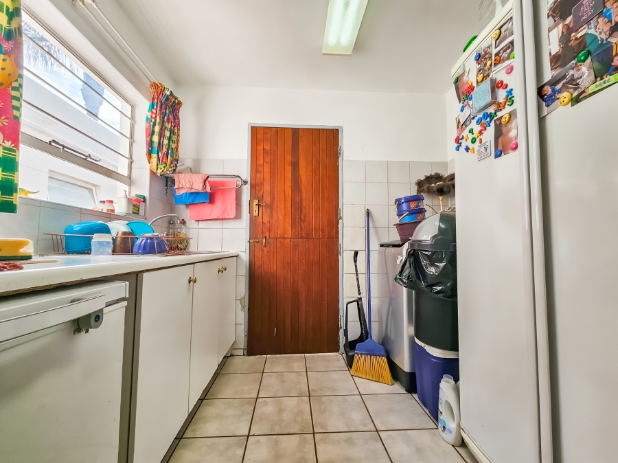To Let 3 Bedroom Property for Rent in Faerie Glen Gauteng