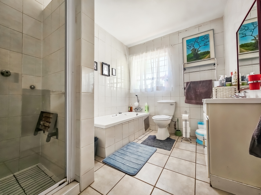 To Let 3 Bedroom Property for Rent in Faerie Glen Gauteng