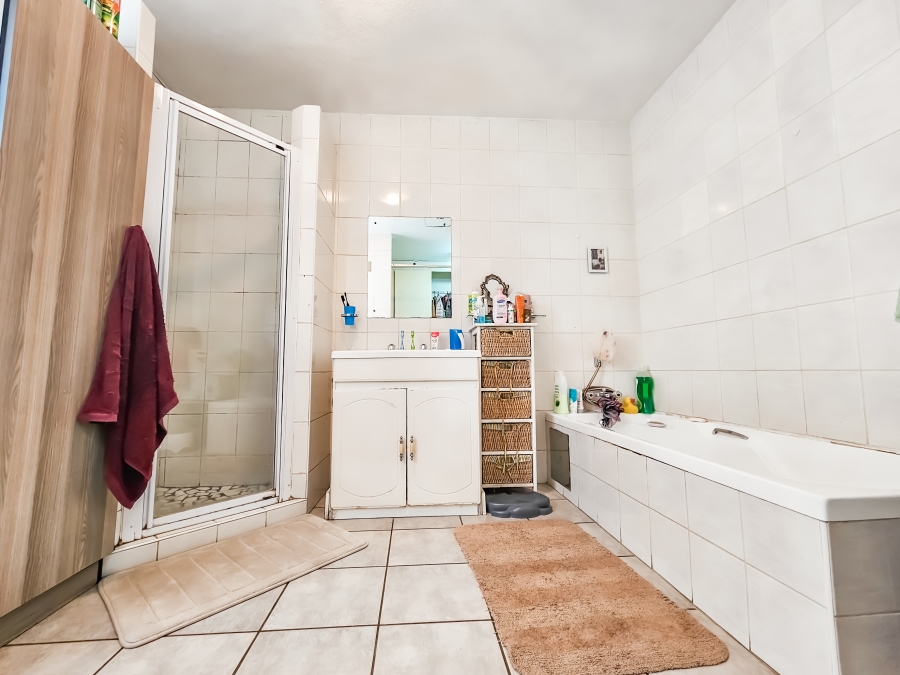 To Let 3 Bedroom Property for Rent in Faerie Glen Gauteng