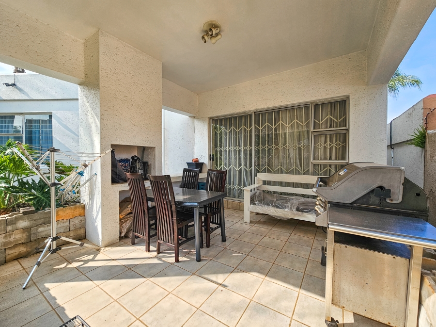 To Let 3 Bedroom Property for Rent in Faerie Glen Gauteng