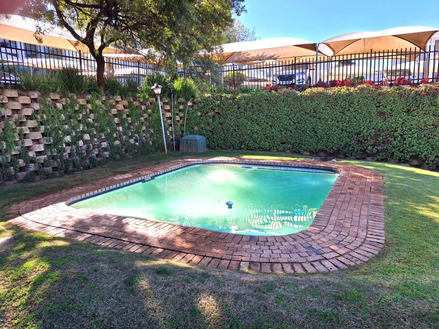 2 Bedroom Property for Sale in Northcliff Gauteng