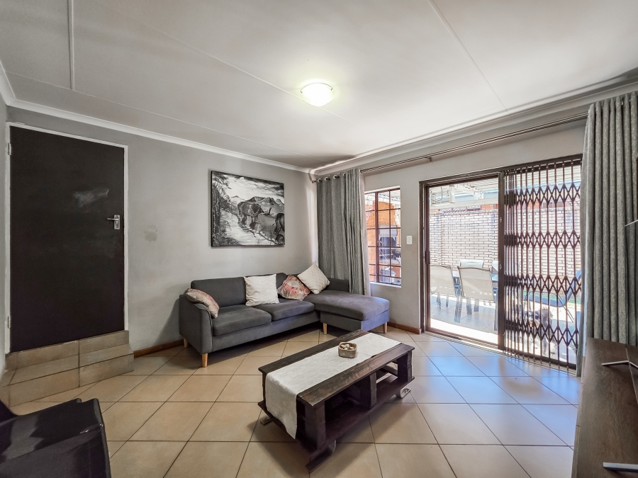 To Let 3 Bedroom Property for Rent in Equestria Gauteng