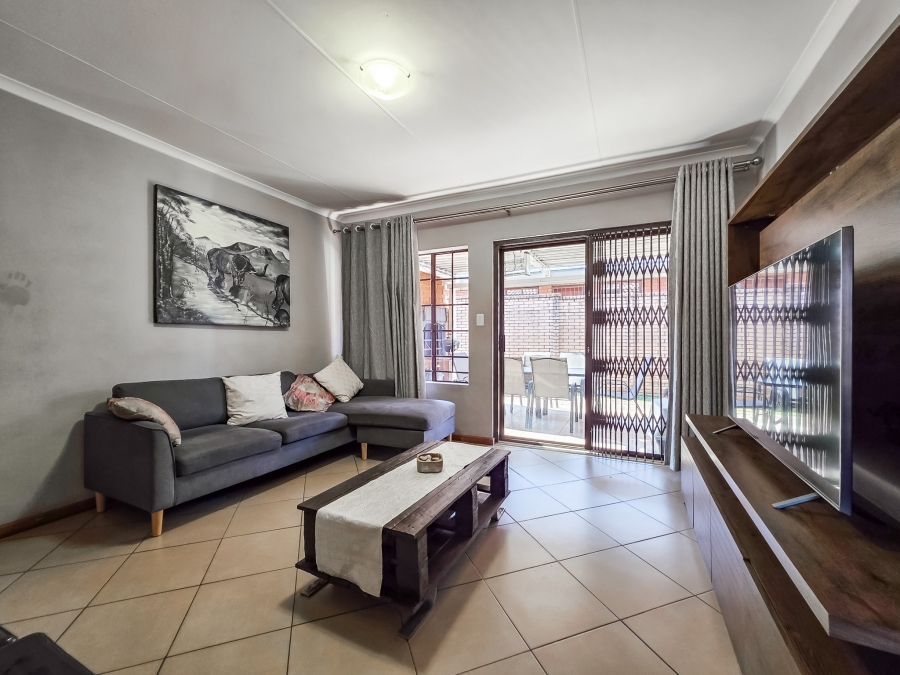 To Let 3 Bedroom Property for Rent in Equestria Gauteng