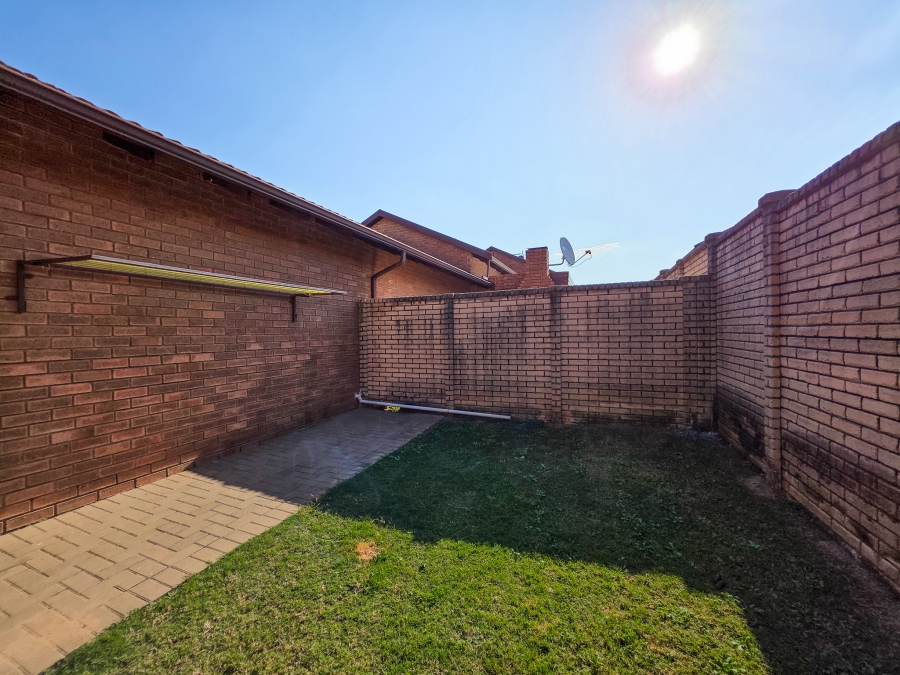 To Let 3 Bedroom Property for Rent in Equestria Gauteng
