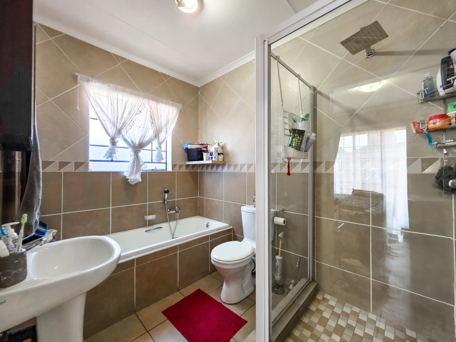 To Let 3 Bedroom Property for Rent in Equestria Gauteng