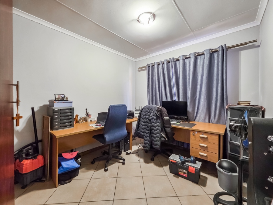 To Let 3 Bedroom Property for Rent in Equestria Gauteng