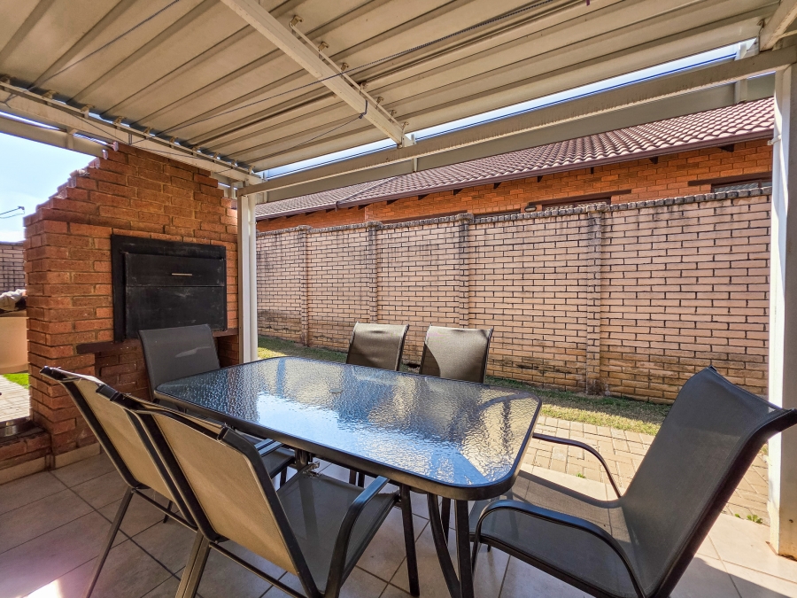 To Let 3 Bedroom Property for Rent in Equestria Gauteng