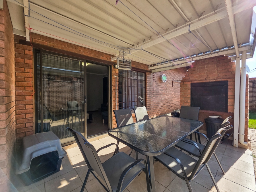 To Let 3 Bedroom Property for Rent in Equestria Gauteng
