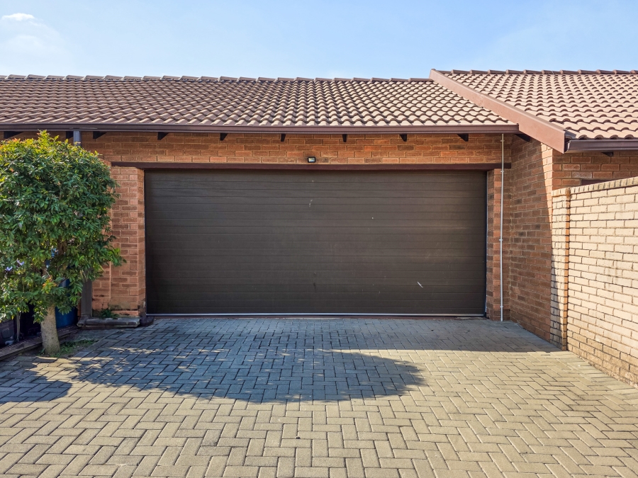 To Let 3 Bedroom Property for Rent in Equestria Gauteng