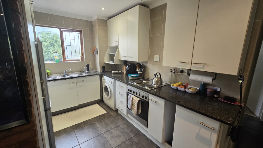 2 Bedroom Property for Sale in Sunninghill Gauteng