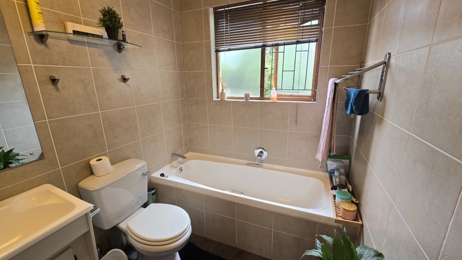 2 Bedroom Property for Sale in Sunninghill Gauteng