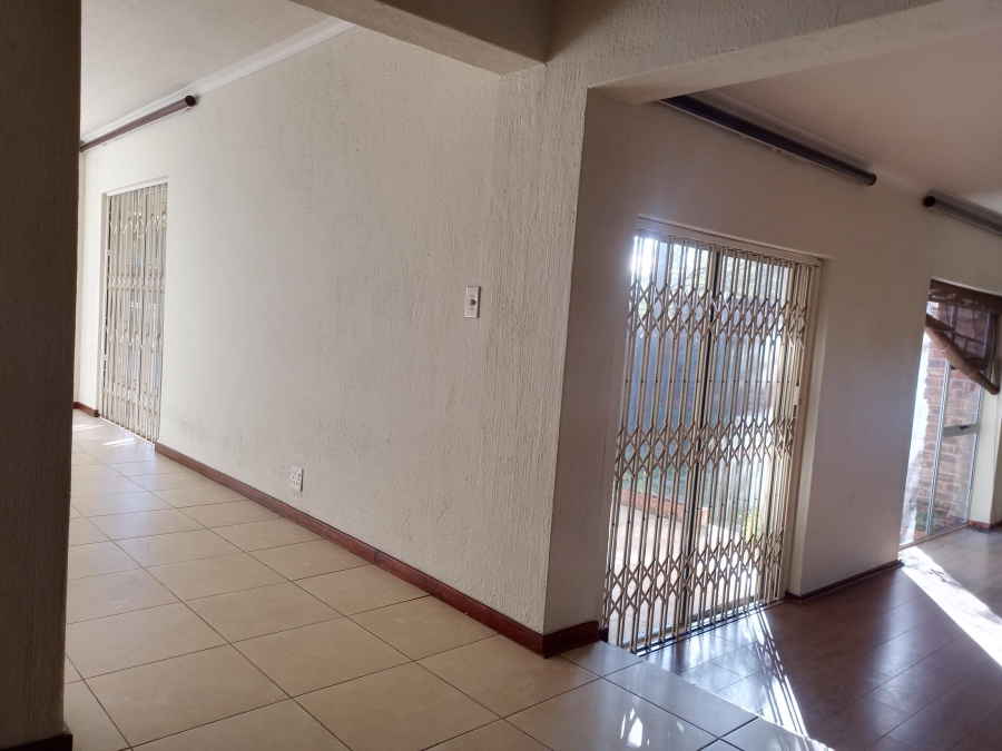 To Let 3 Bedroom Property for Rent in Sandown Gauteng