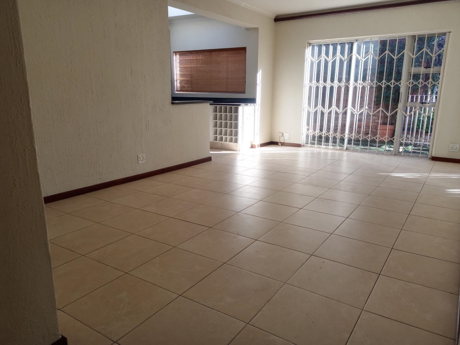 To Let 3 Bedroom Property for Rent in Sandown Gauteng