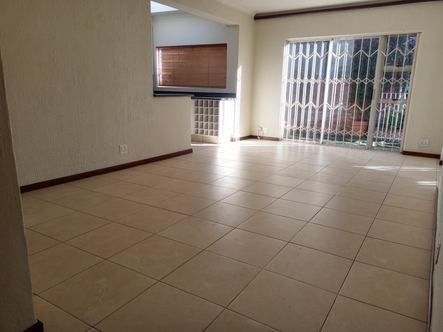To Let 3 Bedroom Property for Rent in Sandown Gauteng