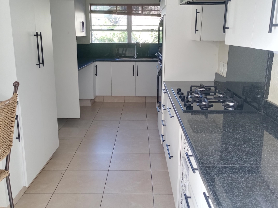 To Let 3 Bedroom Property for Rent in Sandown Gauteng