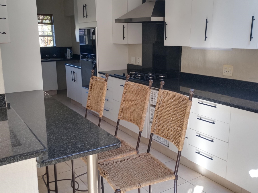 To Let 3 Bedroom Property for Rent in Sandown Gauteng