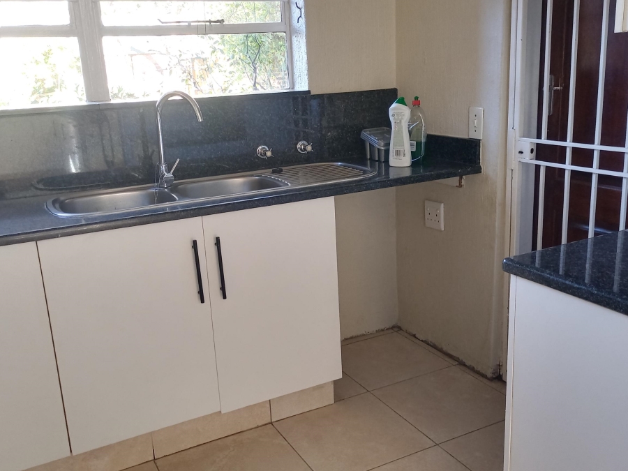 To Let 3 Bedroom Property for Rent in Sandown Gauteng
