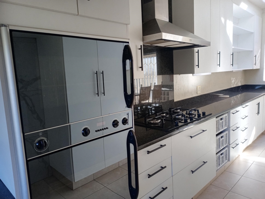 To Let 3 Bedroom Property for Rent in Sandown Gauteng