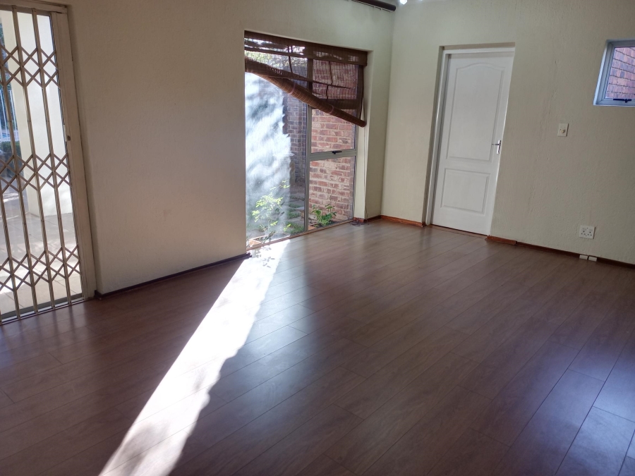 To Let 3 Bedroom Property for Rent in Sandown Gauteng