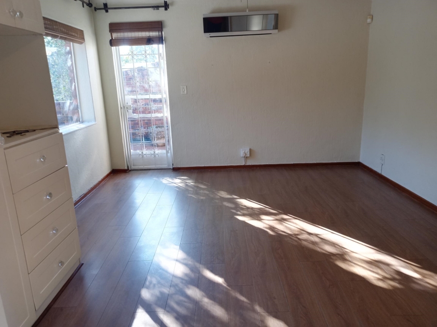 To Let 3 Bedroom Property for Rent in Sandown Gauteng