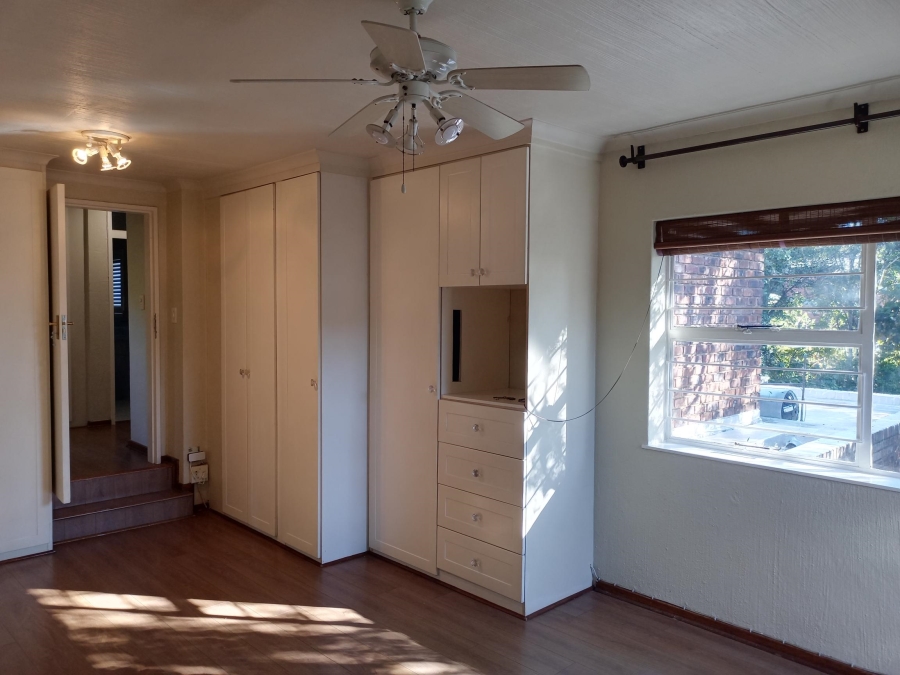 To Let 3 Bedroom Property for Rent in Sandown Gauteng