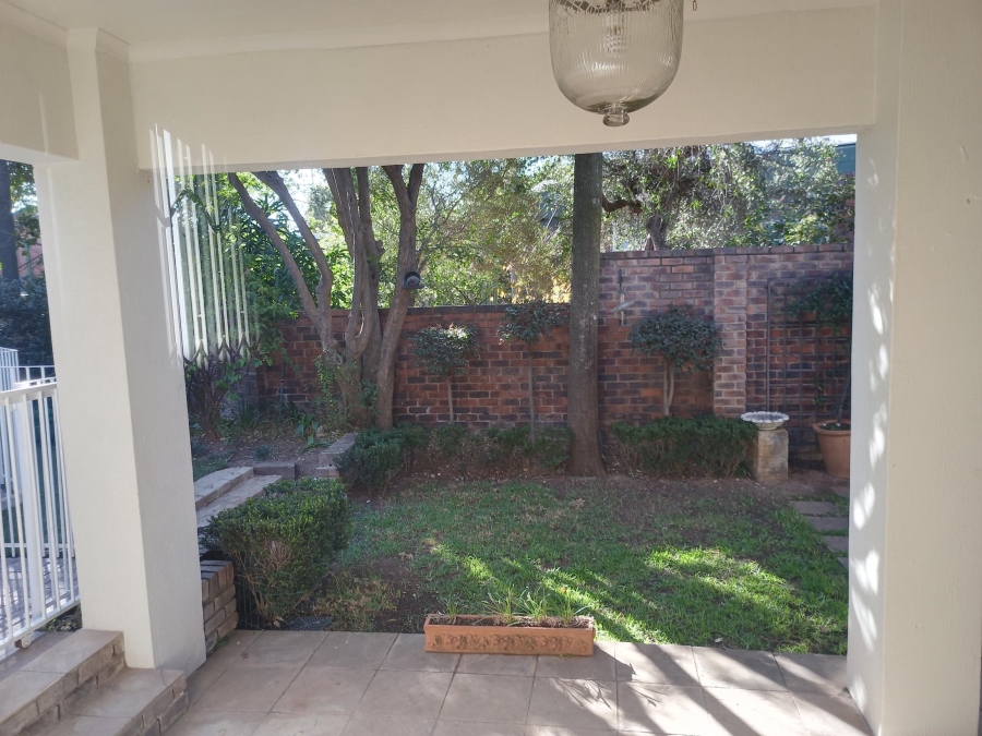 To Let 3 Bedroom Property for Rent in Sandown Gauteng
