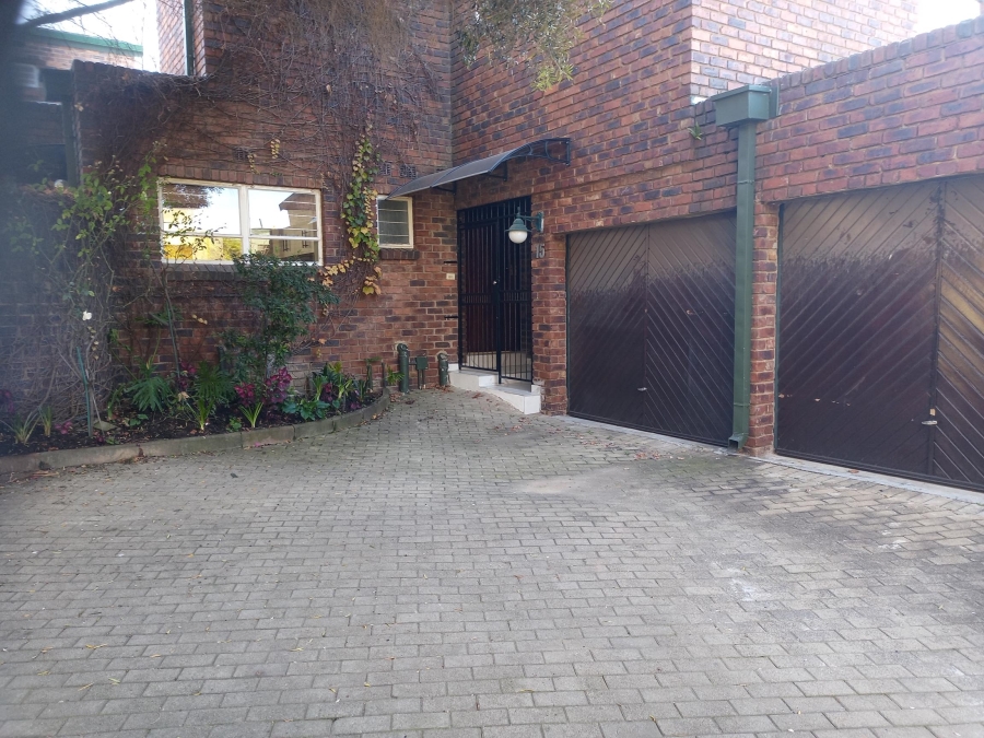 To Let 3 Bedroom Property for Rent in Sandown Gauteng