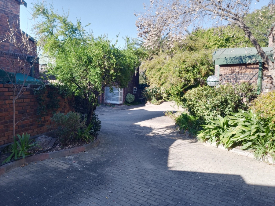 To Let 3 Bedroom Property for Rent in Sandown Gauteng