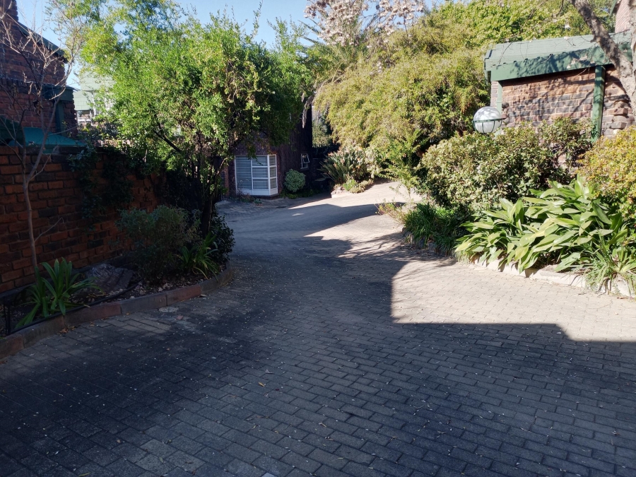 To Let 3 Bedroom Property for Rent in Sandown Gauteng