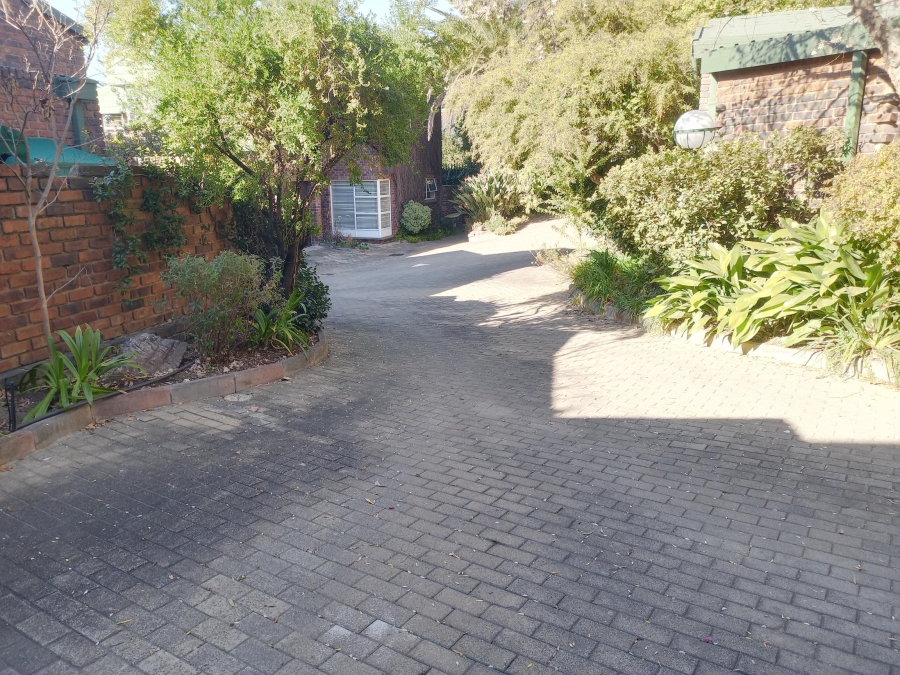 To Let 3 Bedroom Property for Rent in Sandown Gauteng