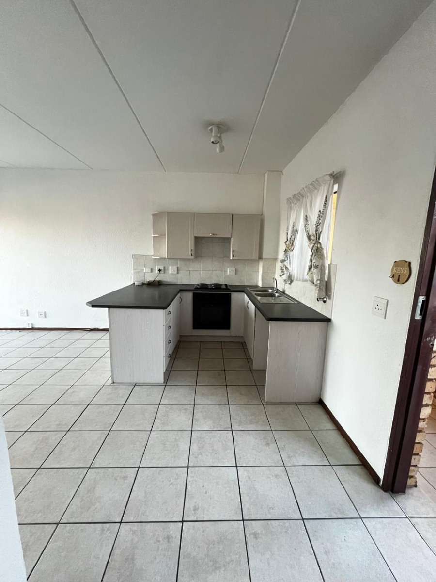 1 Bedroom Property for Sale in Halfway Gardens Gauteng