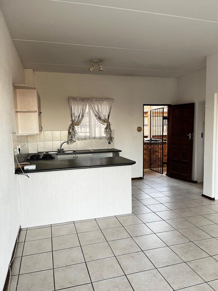 1 Bedroom Property for Sale in Halfway Gardens Gauteng