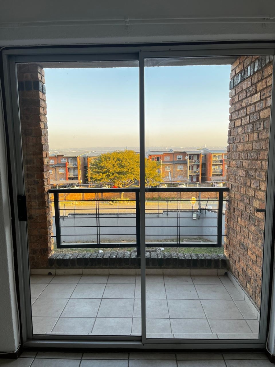 1 Bedroom Property for Sale in Halfway Gardens Gauteng