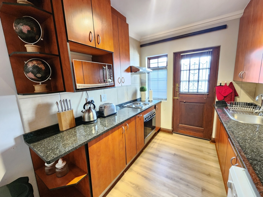 To Let 2 Bedroom Property for Rent in Waterkloof Ridge Gauteng