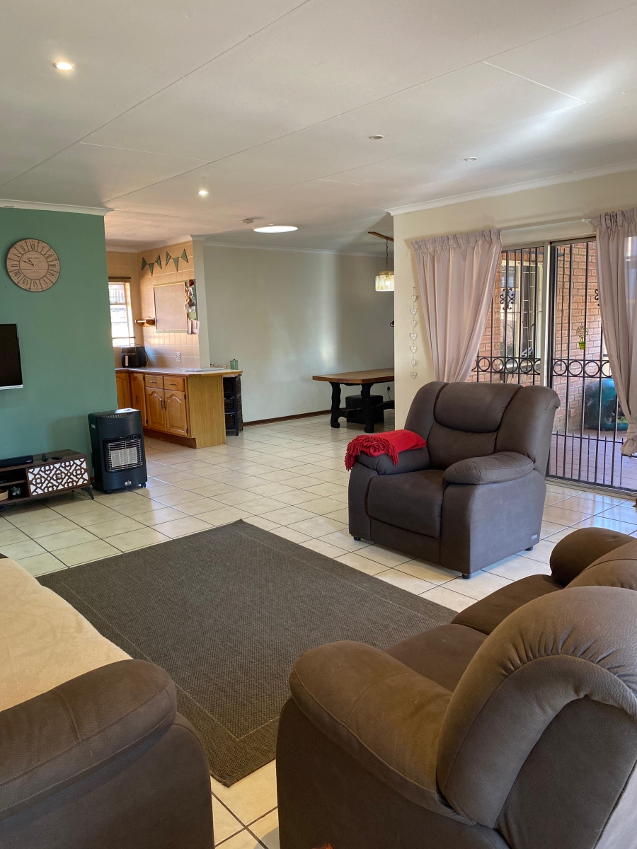 3 Bedroom Property for Sale in Annlin Gauteng