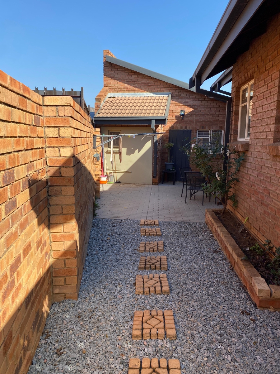 3 Bedroom Property for Sale in Annlin Gauteng