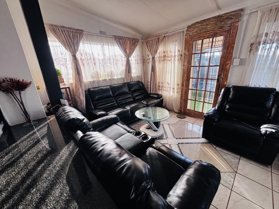 To Let 1 Bedroom Property for Rent in Krugersdorp West Gauteng