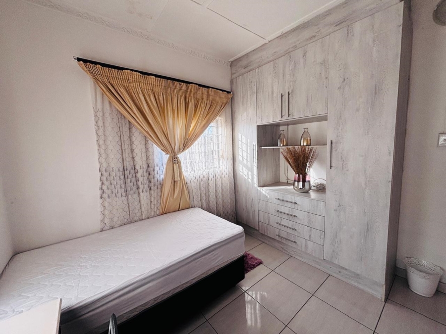 To Let 1 Bedroom Property for Rent in Krugersdorp West Gauteng