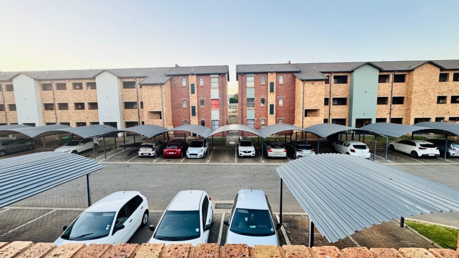 2 Bedroom Property for Sale in Olifantsvlei Gauteng