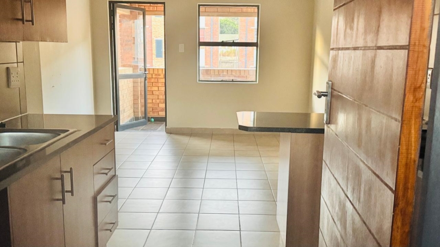 2 Bedroom Property for Sale in Olifantsvlei Gauteng