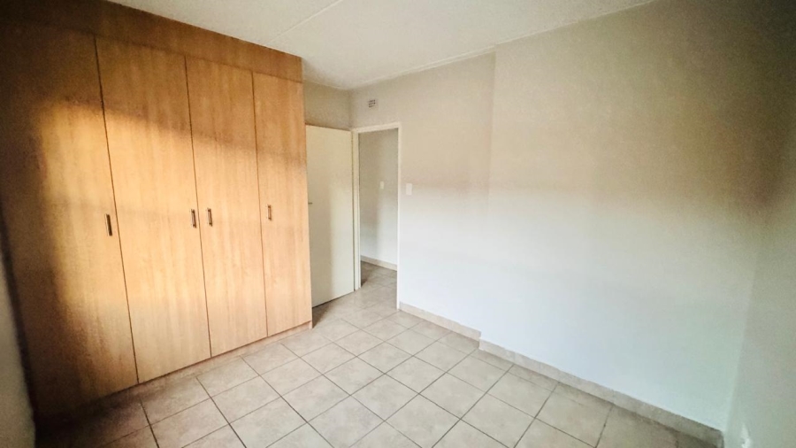 2 Bedroom Property for Sale in Olifantsvlei Gauteng