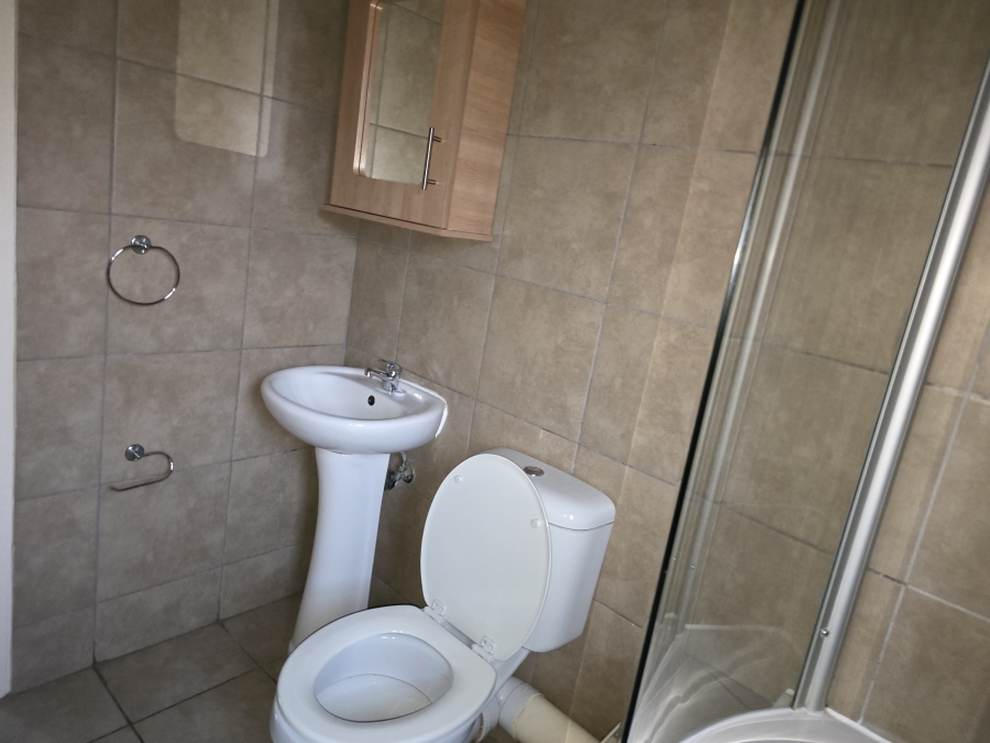 2 Bedroom Property for Sale in Olifantsvlei Gauteng
