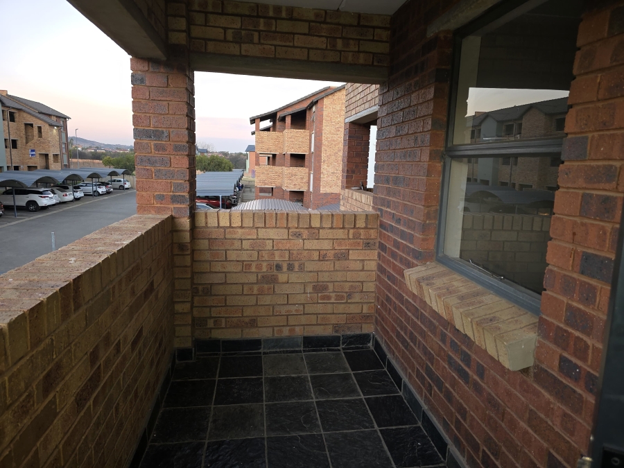 2 Bedroom Property for Sale in Olifantsvlei Gauteng
